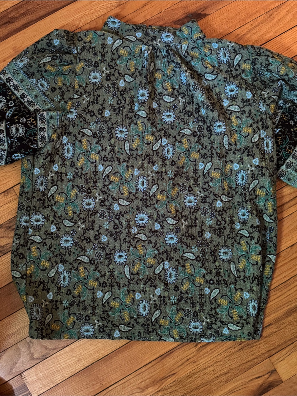 LOFT Green Floral Short Sleeve Blouse - Picture 3 of 3